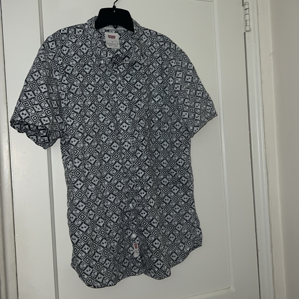 Levi’s white and blue button down size: XL